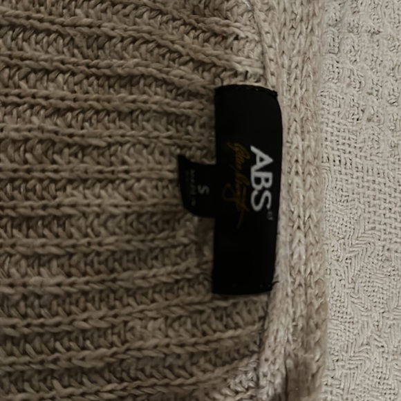 Sweater - Picture 2 of 2